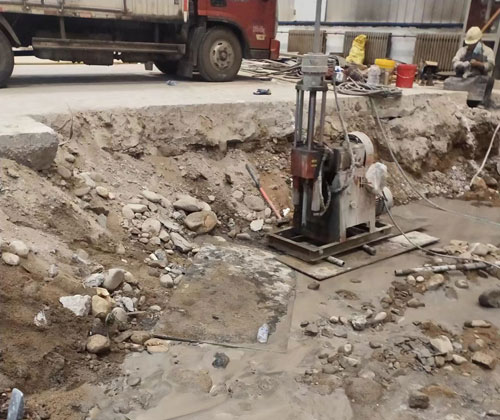翁牛特公路下沉压浆